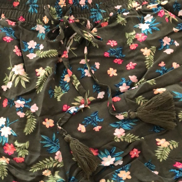 a.n.a soft shorts - Picture 2 of 4